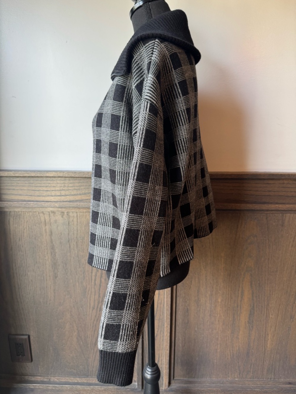 Max Studio Black and gray plaid Ribbed Knit zip up Jacket Large EUC - Picture 3 of 8